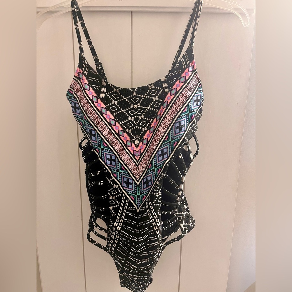No Boundaries Black Geometric V-Neck Strappy bathing suit with Pink & Aqua Trim